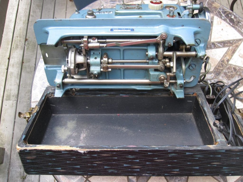 Morse sewing machine underside workings